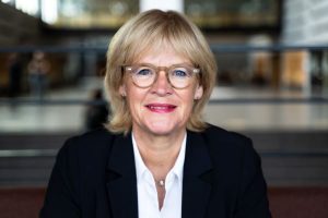 Ewa Marie Roos, Professor